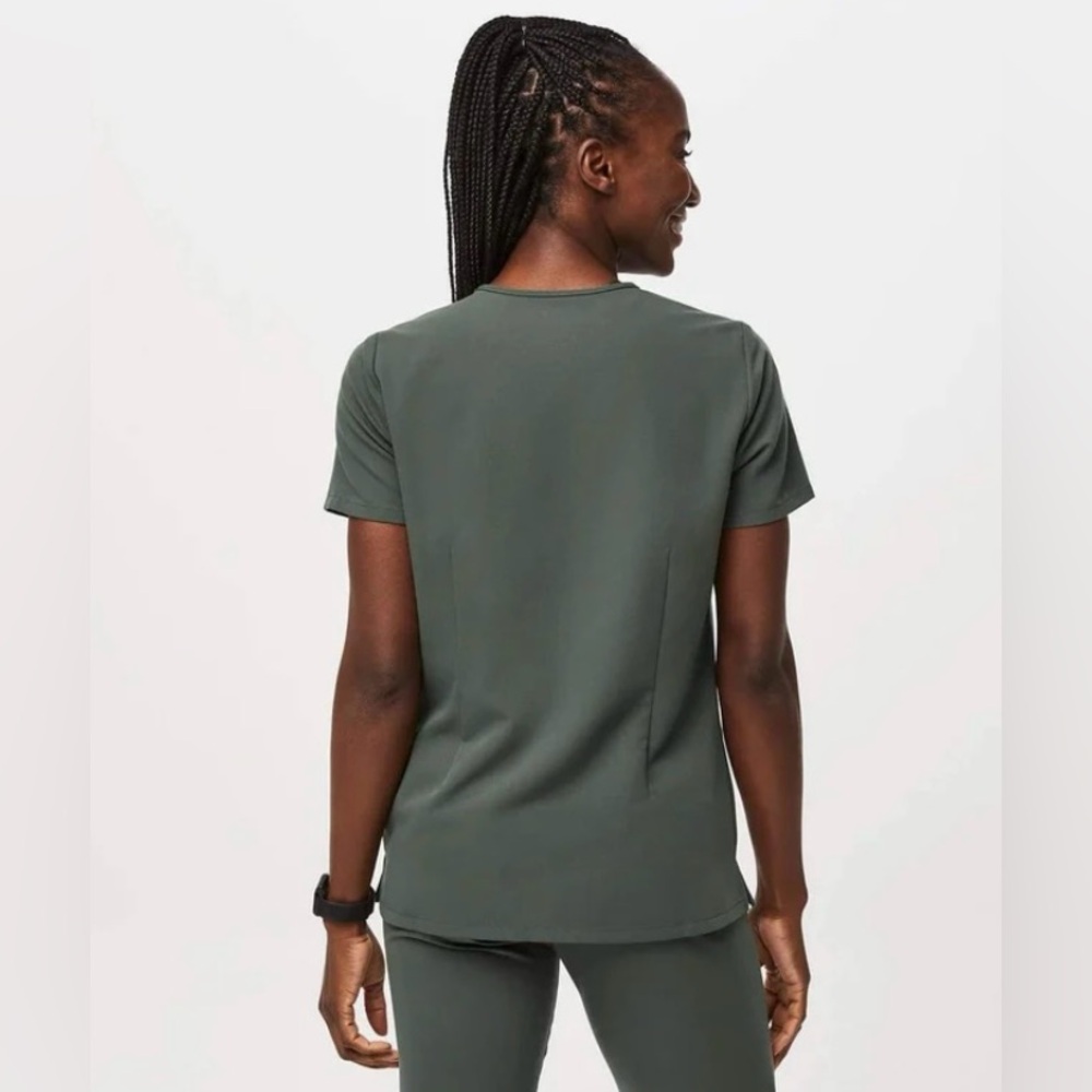 Figs Casma Scrub Top in Moss Green Medium - Picture 2 of 6